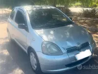 Usata Toyota Yaris 68 CV (50 kW) 2004 Grigio Berlina