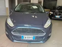 Usata Ford Fiesta Titanium 75 CV (55 kW) 2014 Blu Utilitaria