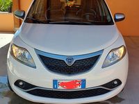 Usata Lancia Ypsilon 95 CV (69 kW) 2016 Bianco Utilitaria