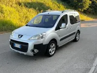 Usata Peugeot Partner Tepee 109 CV (80 kW) 2008 Grigio Monovolume