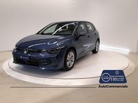 Usata VW Golf VIII Life 116 CV (85 kW) 2025 Blu Utilitaria