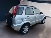 Usata Daihatsu Terios 85 CV (62 kW) 2004 Grigio SUV
