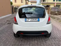 Usata Lancia Ypsilon 69 CV (50 kW) 2013 Bianco Utilitaria