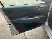 Usata Lancia Delta 120 CV (88 kW) 2014 Grigio Utilitaria