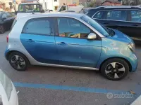Usata Smart ForFour Electric Drive 41 kW (56 CV) 2020 Blu Berlina