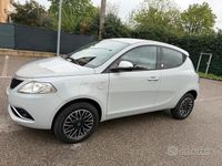 Usata Lancia Ypsilon 84 CV (61 kW) 2016 Grigio Utilitaria