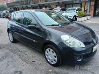Usata Renault Clio II Dynamique 75 CV (55 kW) 2006 Grigio Berlina