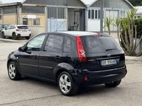 Usata Ford Fiesta Ghia 75 CV (55 kW) 2008 Nero Utilitaria