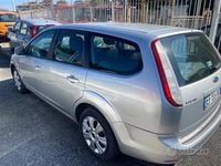 Usata Ford Focus 109 CV (80 kW) 2010 Grigio Station wagon
