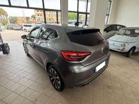Usata Renault Clio V Techno 91 CV (66 kW) 2024 Argento Berlina