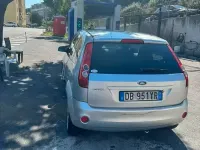 Usata Ford Fiesta 75 CV (55 kW) 2006 Grigio Utilitaria