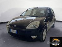 Usata Ford Fiesta Ghia 68 CV (50 kW) 2002 Nero Utilitaria