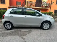 Usata Toyota Yaris Luna 86 CV (63 kW) 2007 Grigio Utilitaria