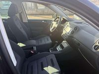 Usata VW Tiguan R-line 200 CV (147 kW) 2010 Nero SUV