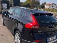 Usata Volvo V40 116 CV (85 kW) 2014 Nero Berlina