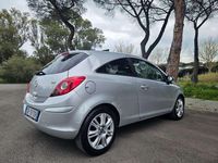 Usata Opel Corsa Edition 80 CV (58 kW) 2012 Argento Utilitaria