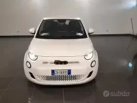 Używany Fiat 500e La Prima 42 kW (58 KM) 2025 Biały Sedan/Limuzyna