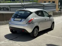 Usata Lancia Ypsilon 86 CV (63 kW) 2013 Argento Utilitaria