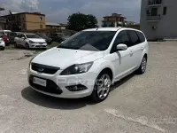 Usata Ford Focus 110 CV (80 kW) 2010 Bianco Station wagon