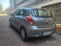 Usata Hyundai i20 Edition 75 CV (55 kW) 2012 Grigio Utilitaria