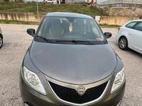 Usata Lancia Ypsilon Gold 69 CV (50 kW) 2017 Grigio Utilitaria
