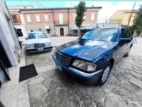 Usata Mercedes C220 125 CV (91 kW) 2000 Blu Station wagon