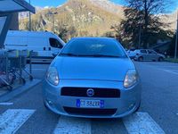 Usata Fiat Grande Punto Emotion 90 CV (66 kW) 2006 Argento Utilitaria