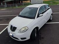 Usata Lancia Ypsilon 60 CV (44 kW) 2008 Bianco Utilitaria