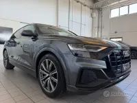 Usata Audi Q8 S-Line 286 CV (210 kW) 2020 Grigio scuro SUV