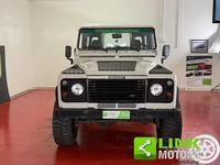 Usado Land Rover Defender S 122 CV (89 kW) 2000 Blanco Familiar