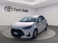 Usata Toyota Yaris Hybrid Active 116 CV (85 kW) 2025 Super white Berlina