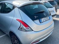 Usata Lancia Ypsilon 69 CV (50 kW) 2017 Grigio Utilitaria