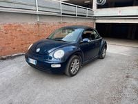 Usata VW New Beetle 90 CV (66 kW) 2005 Blu Utilitaria