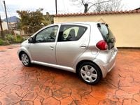 Usata Toyota Aygo 67 CV (49 kW) 2006 Grigio Utilitaria