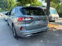 Usata Ford Kuga ST-Line 152 CV (111 kW) 2023 Grigio SUV
