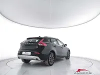 Usata Volvo V40 Business Edition 120 CV (88 kW) 2019 Nero Utilitaria
