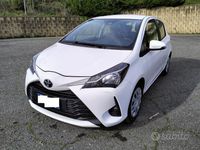 Usata Toyota Yaris Cool 69 CV (50 kW) 2017 Bianco Berlina