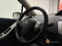 Usata Toyota Yaris 69 CV (50 kW) 2008 Nero Utilitaria