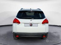 Usata Peugeot 2008 Active 100 CV (73 kW) 2015 Bianco SUV