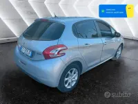 Usata Peugeot 208 Active 82 CV (60 kW) 2013 Grigio Utilitaria