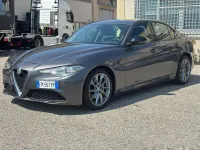 Usata Alfa Romeo Giulia Super 150 CV (110 kW) 2017 Grigio vesuvio Berlina