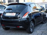 Usata Lancia Ypsilon Gold 69 CV (50 kW) 2023 Nero metallizzato Utilitaria