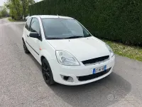 Usata Ford Fiesta Sport 80 CV (58 kW) 2005 Bianco Utilitaria