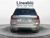 Usata Volvo XC60 Ultra 250 CV (183 kW) 2025 Oro SUV