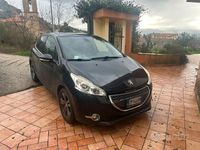Usata Peugeot 208 Allure 2012 Nero Utilitaria