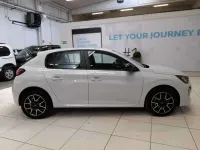 Usata Peugeot 208 Style 101 CV (74 kW) 2026 Bianco Utilitaria