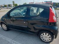 Usata Peugeot 107 68 CV (50 kW) 2007 Nero Utilitaria