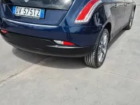Begagnad Lancia Delta 120 HK (88 kW) 2009 Blå Halvkombi