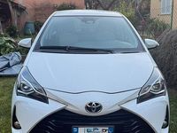 Usata Toyota Yaris 69 CV (50 kW) 2017 Bianco Berlina