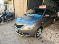 Usata Lancia Ypsilon Silver 69 CV (50 kW) 2016 Grigio Utilitaria